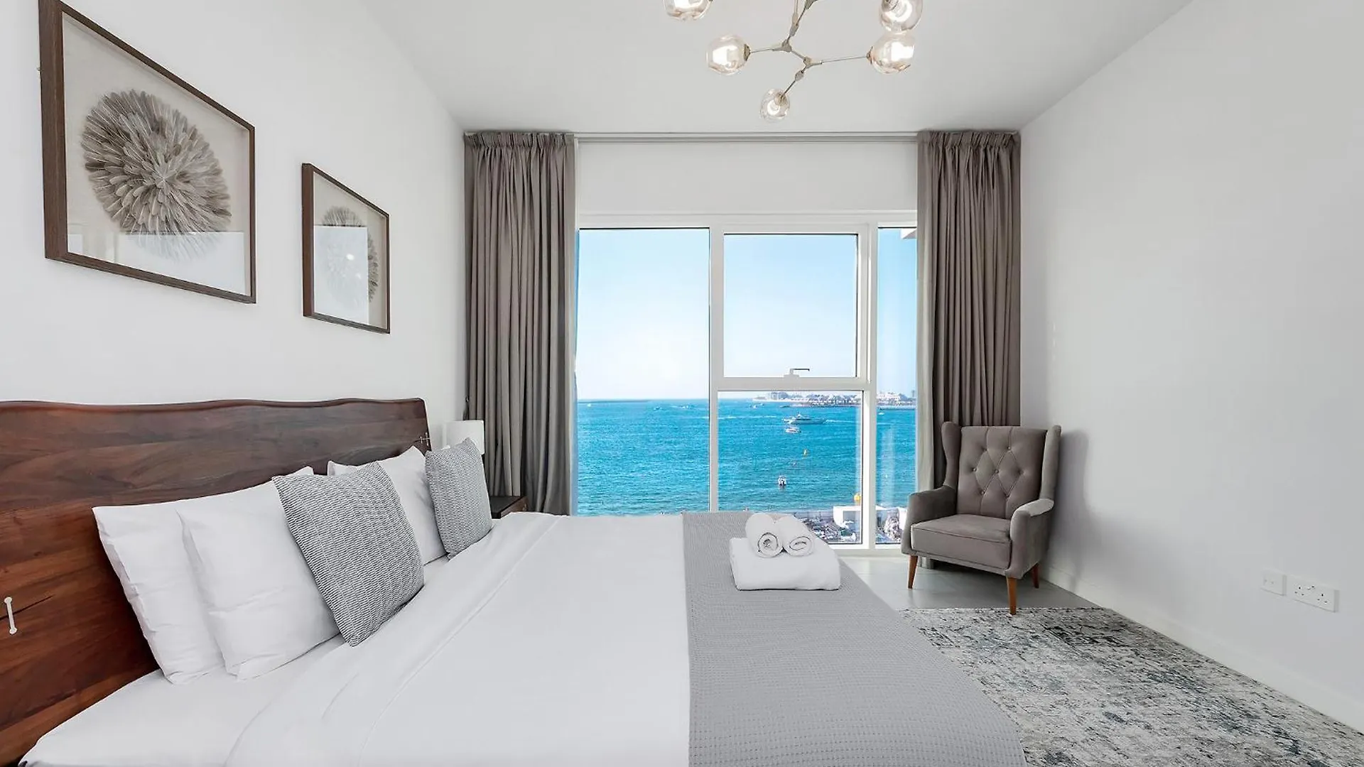 Private Beach La Vie Jbr 2Br Apartments By Stellium Dubai