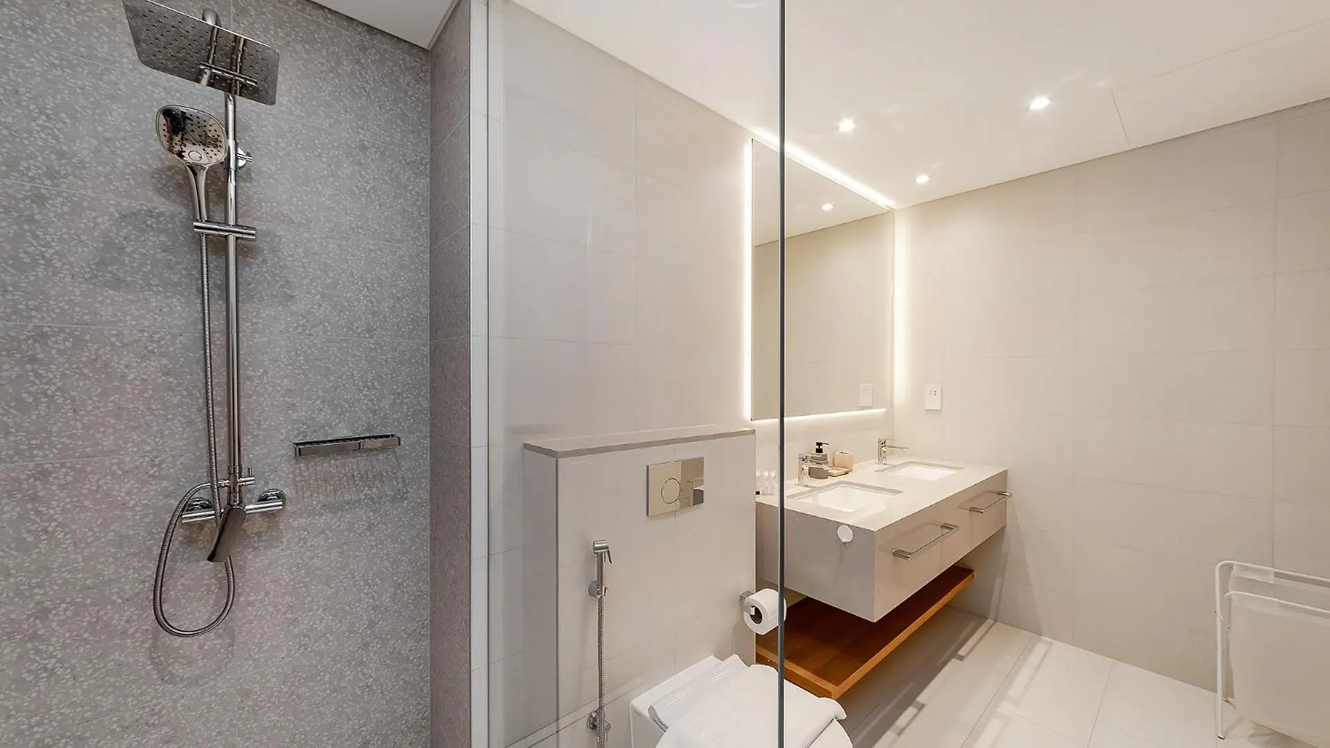 Private Beach La Vie Jbr 2Br Apartments By Stellium Dubai