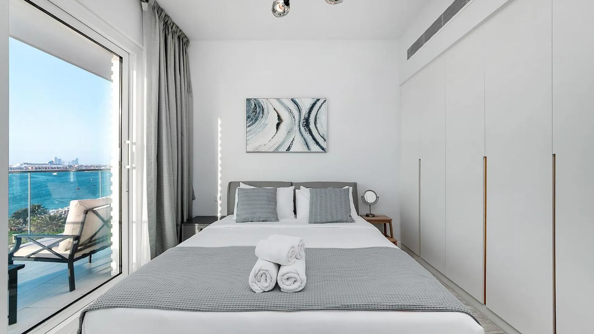 Private Beach La Vie Jbr 2Br Apartments By Stellium Dubai United Arab Emirates