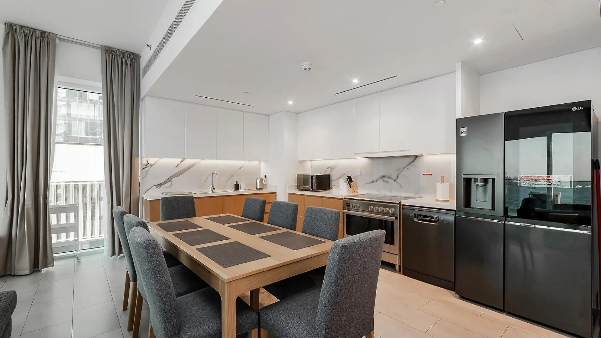 Private Beach La Vie Jbr 2Br Apartments By Stellium Dubai